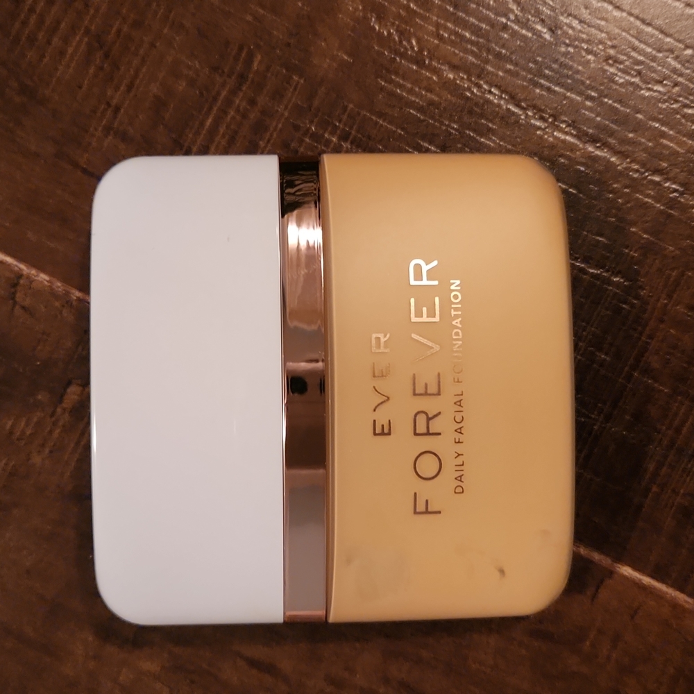 Ever Facial Foundation - Picture 3 of 3